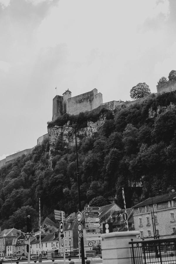 Franc-Bisontin - Unique ! 4 Logements Disponibles Besançon Kültér fotó